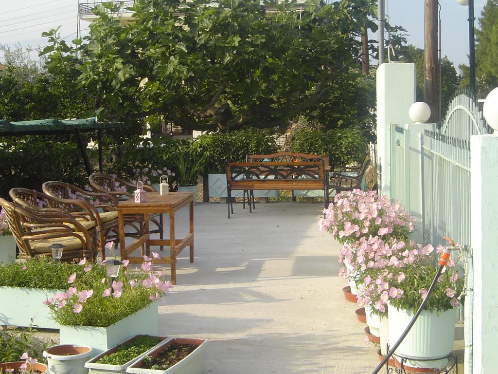 Nana Hotel 卡梅纳维洛拉 外观 照片