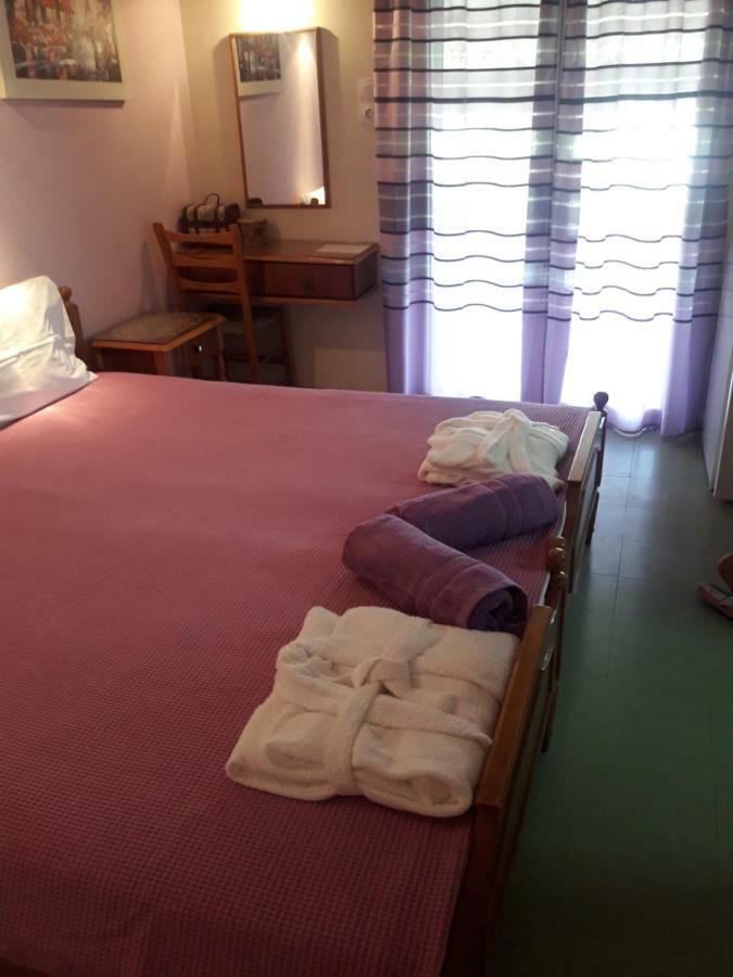 Nana Hotel 卡梅纳维洛拉 外观 照片